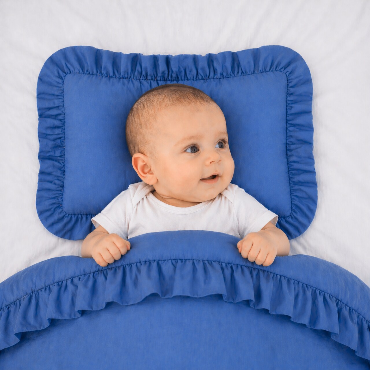 CRIB BEDDING SET WITH FLOUNCE BLUE 