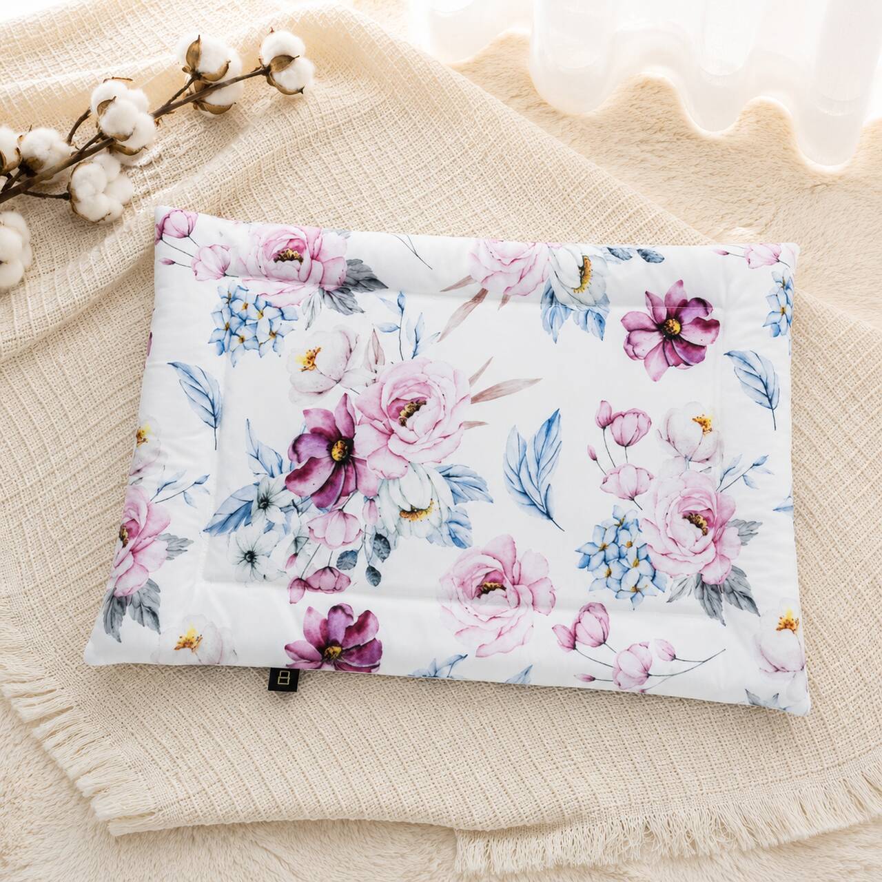 FLAT BAMBOO PILLOW FLOWERS